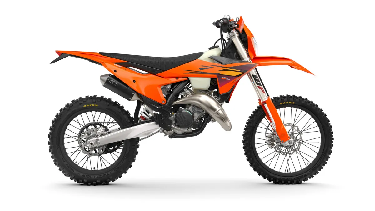 705341_my26-ktm-125-xcw-eu-90-right_ktm-exc_studio